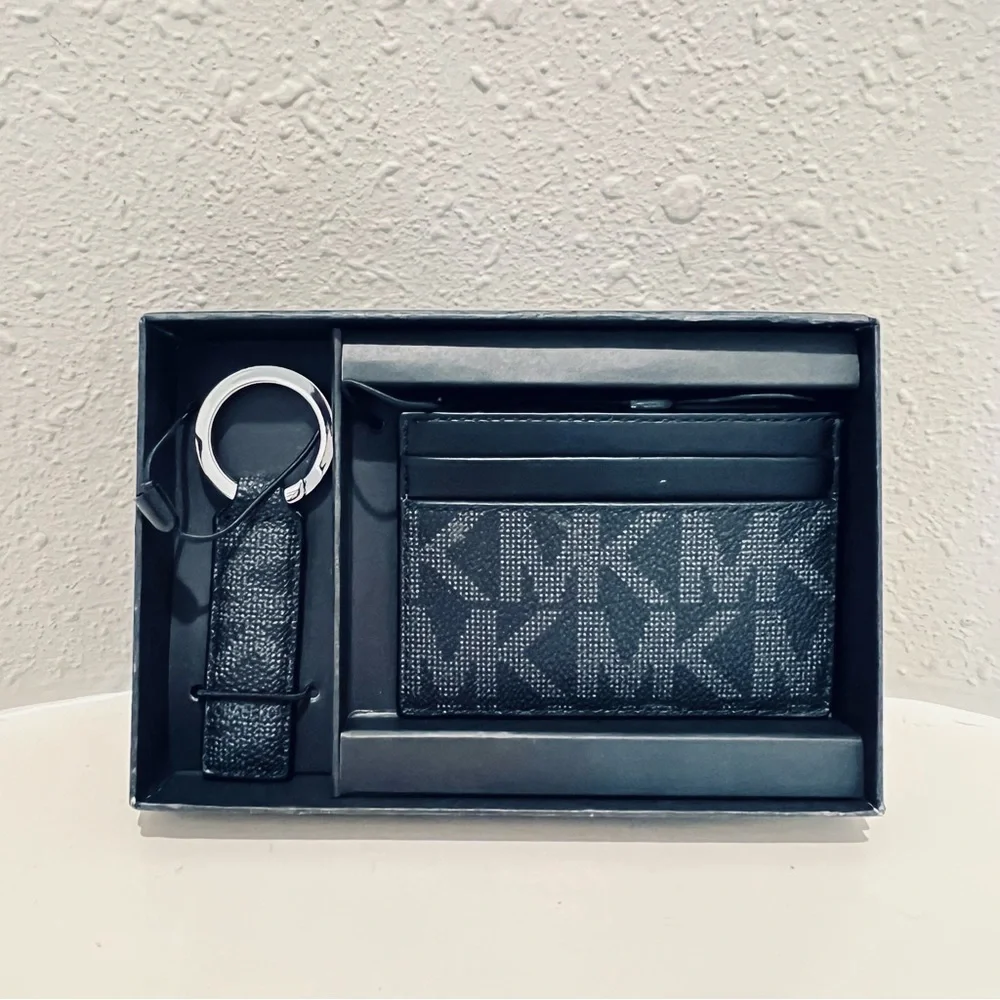 Michael Kors Men’s  Signature Card Holder And Keychain Black Set  OS NIB